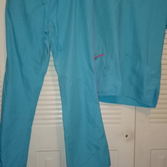 Blue 2 piece DICKIES Scrub Set (xs/m) - Picture 4 of 6